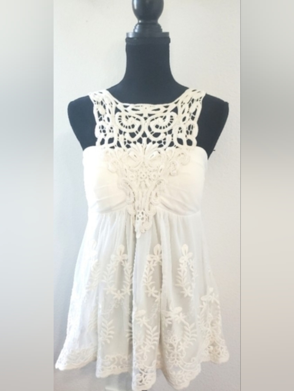 Boho Summer Boston Proper White Embroidered Lace Tank Top - Picture 5 of 11
